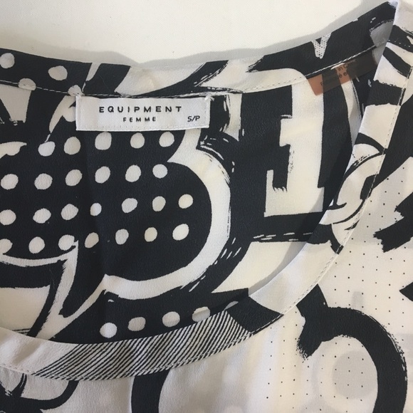 Equipment | Black and White Dynamic Cartoon Printed 16Mm Cdc Riley Cat Tee, Sm - Picture 3 of 8